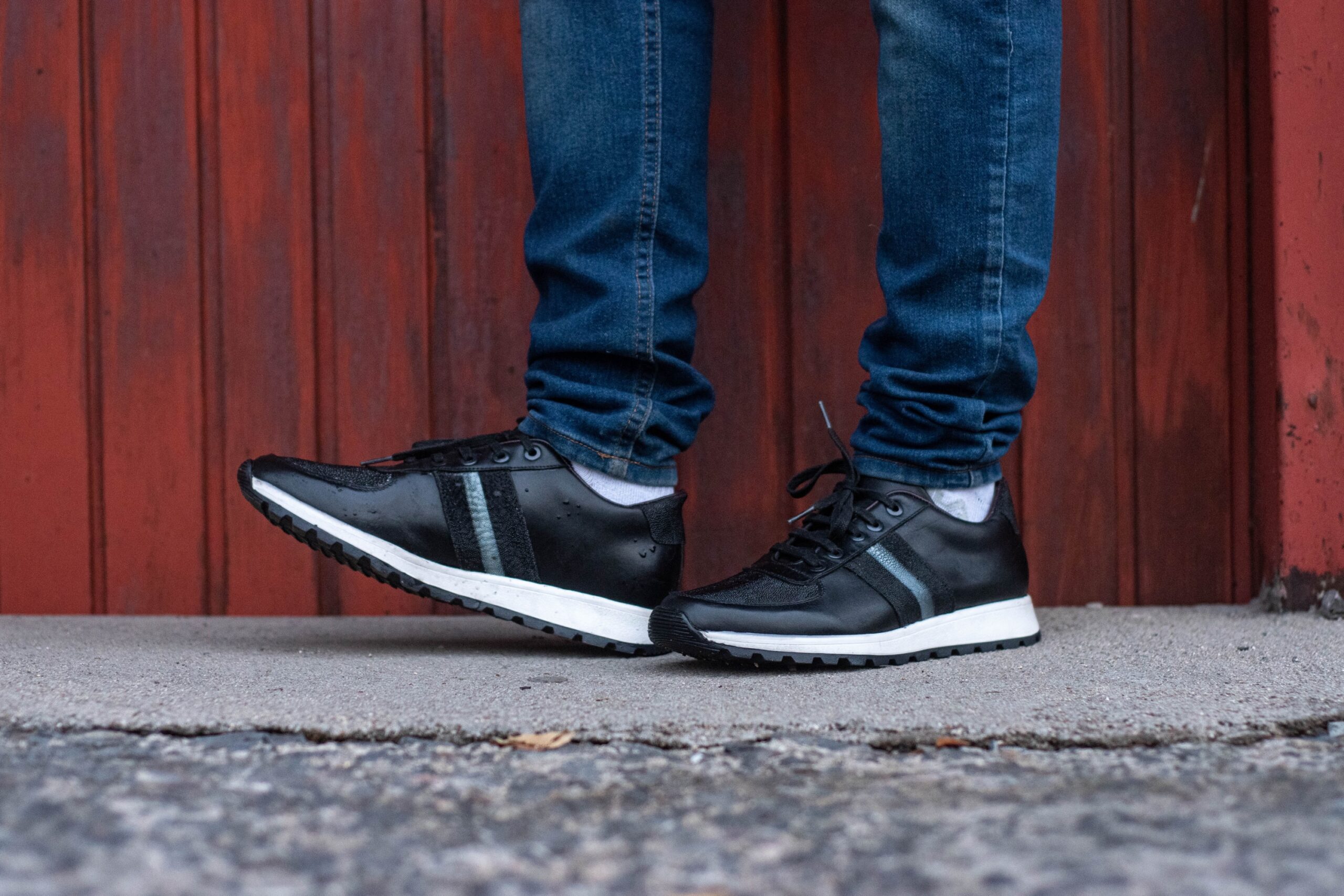 Rocco piel mantarraya sport negro - Image 6